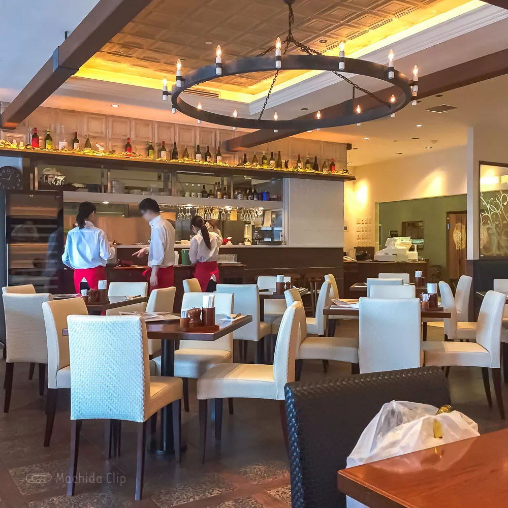 アルカサール 町田店の店内の写真