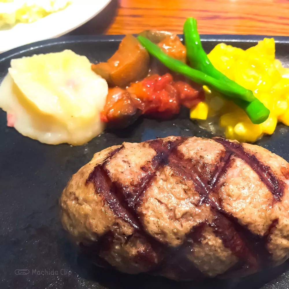 アルカサール 町田店のハンバーグの写真