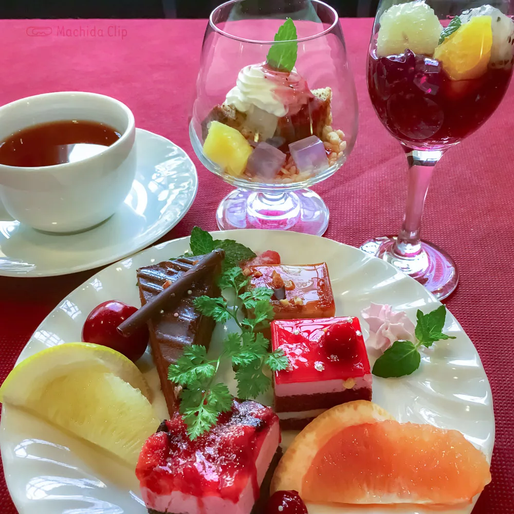 シェ・プルミエのスイーツビュッフェの写真