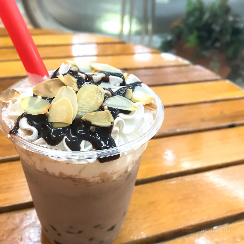 クレープくれよん 町田ジョルナ店のタピオカドリンクの写真