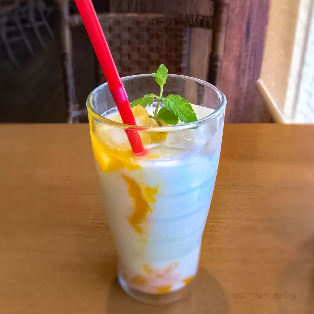 Thumbnail of http://ローカルインディア%20町田東急ツインズ店の「マンゴーラッシー」の写真