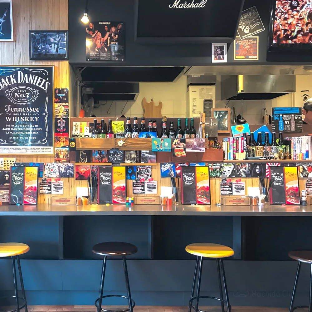 ロックなカレー屋 YASSカレーのカウンター席の写真