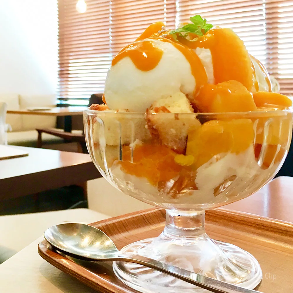 和カフェ yusoshi 町田の「オレンジとマンゴーのパフェ」の写真