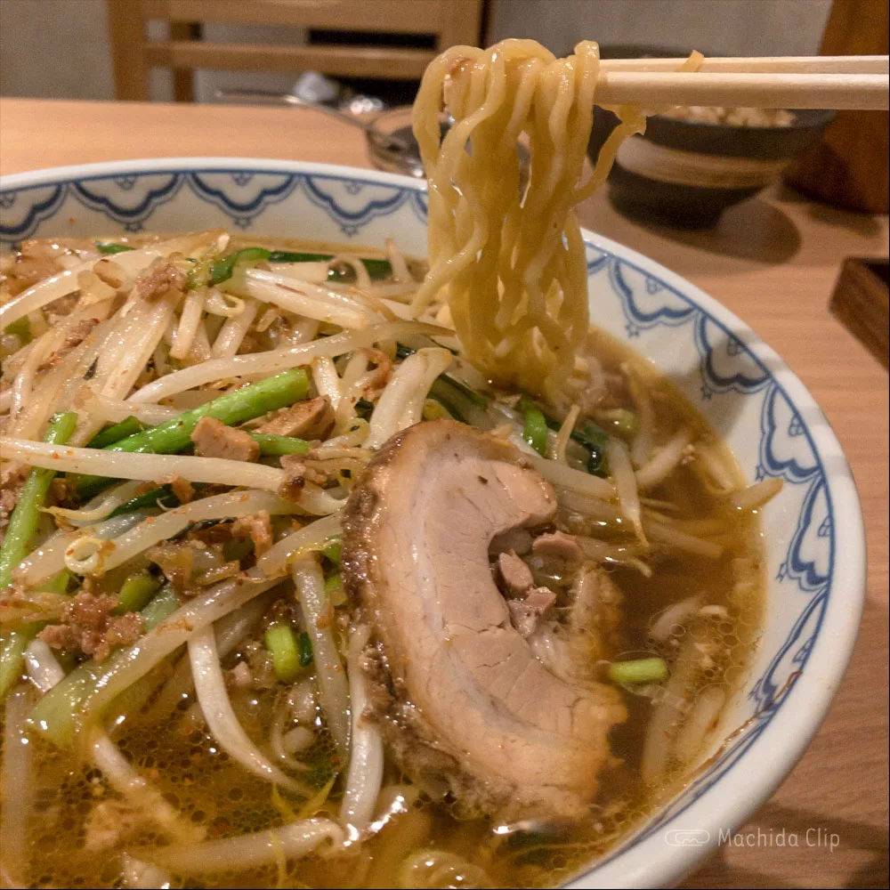 閉店 町田 でくの坊 豚骨と比内鶏をベースにしたあっさり醤油スープの支那そば 町田のランチ予約ならマチダクリップ