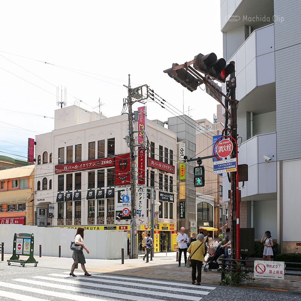 【道順案内の写真】「レミィ町田」横の道