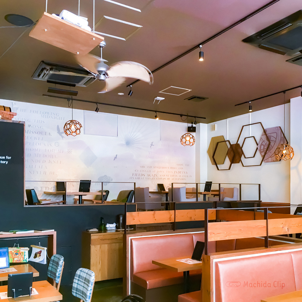ZERO ONE CAFE（ゼロワンカフェ）の店内の写真