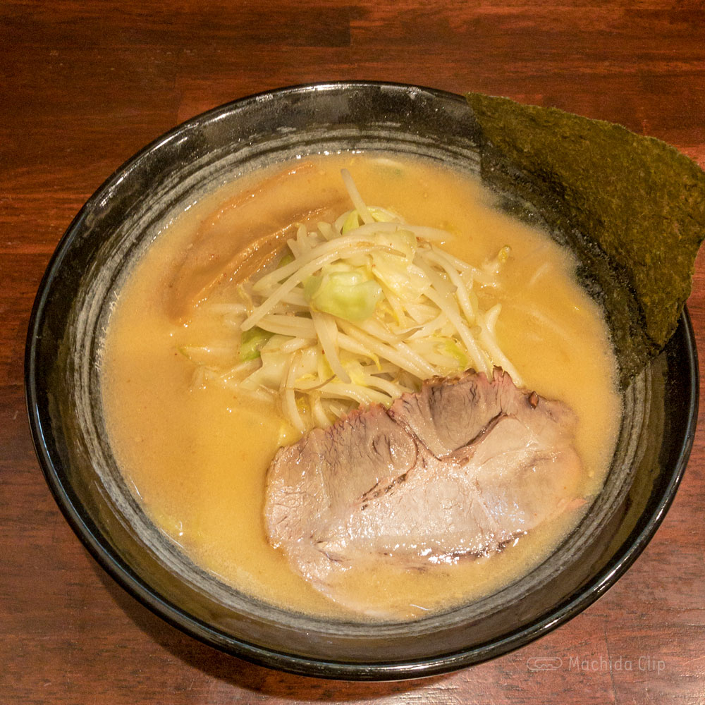 ラーメンおやじ 町田店の「おやじ麺」の写真
