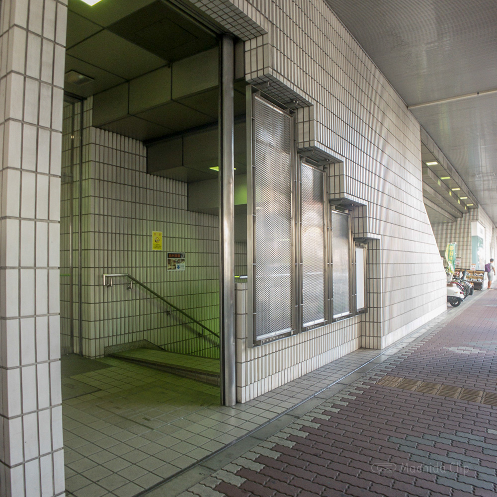 【道順案内の写真】ミーナ町田の地下階段の写真