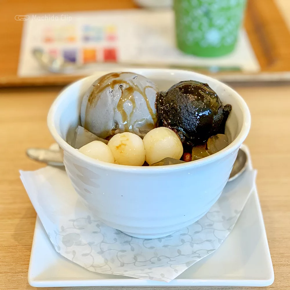 ナナズグリーンティーあんみつの写真