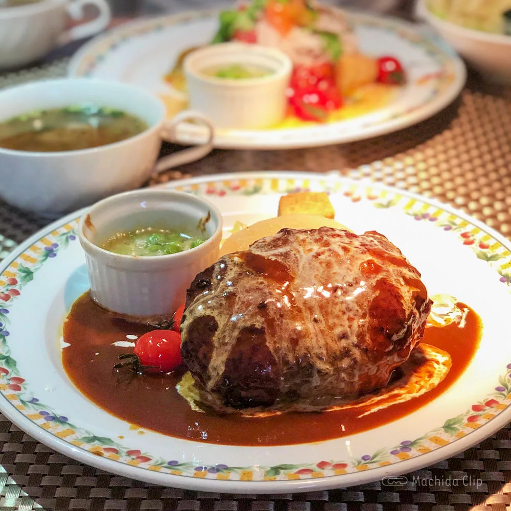 クックライトキッチン ヘルシーな洋食ランチ 盛り合わせサラダとハンバーグが人気のリーズナブルレストラン 町田駅のランチ検索など町田の地域情報メディア マチダクリップ