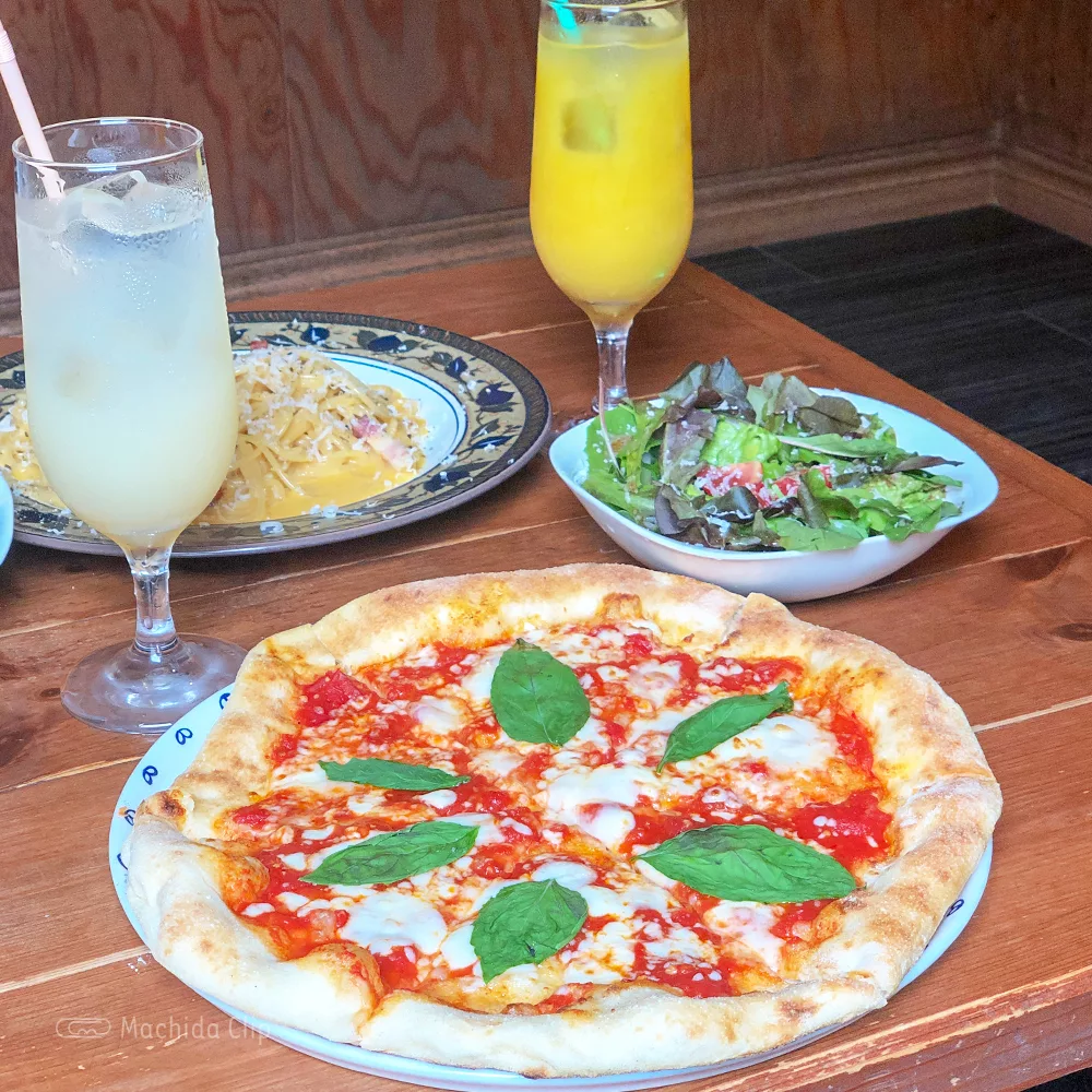 PERICOLO(ペリコロ)のピザの写真