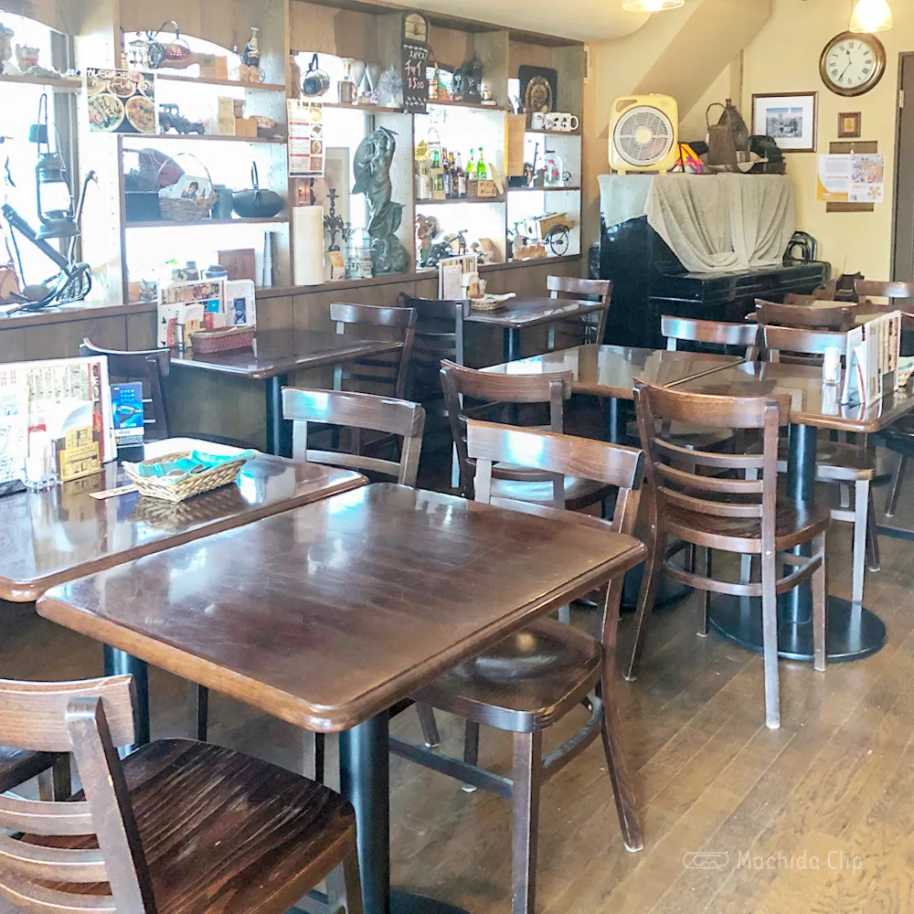 カレーのモコモコの店内の写真