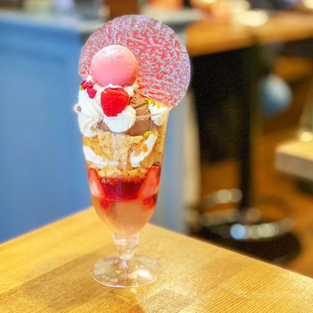 閉店 ルイーズパフェ Louise Parfait 町田にオーダーメイドパフェ専門店がオープン カフェ中野屋のシェフが作る芸術パフェ 町田のランチ予約ならマチダクリップ