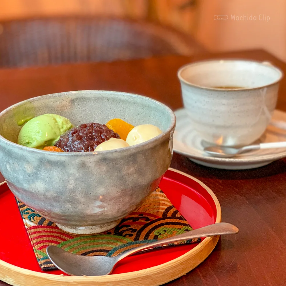 茶房 中野屋の白玉クリームあんみつの写真