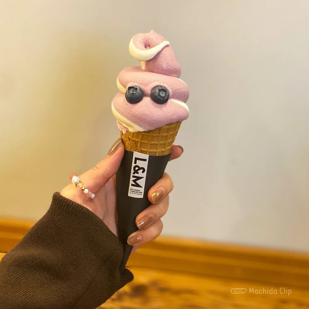 ルーシー&モニカのソフトクリームの写真