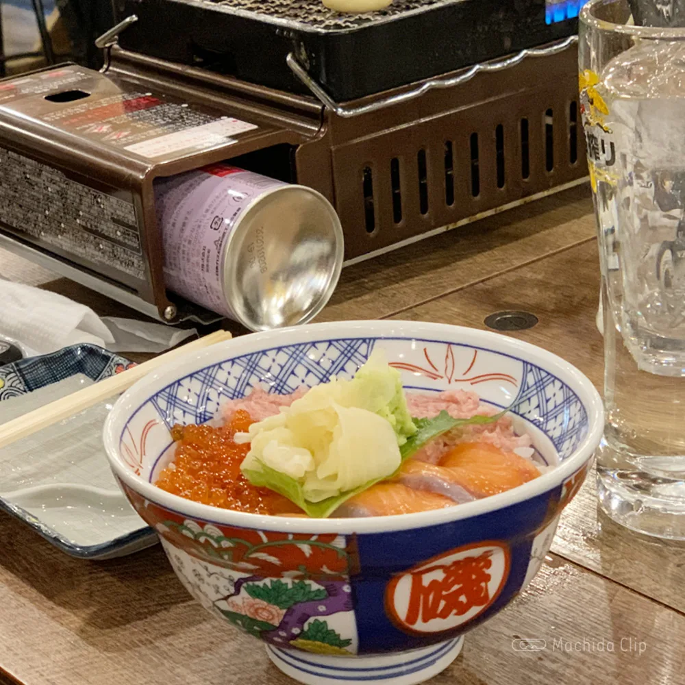 磯丸水産町田店の海鮮丼の写真