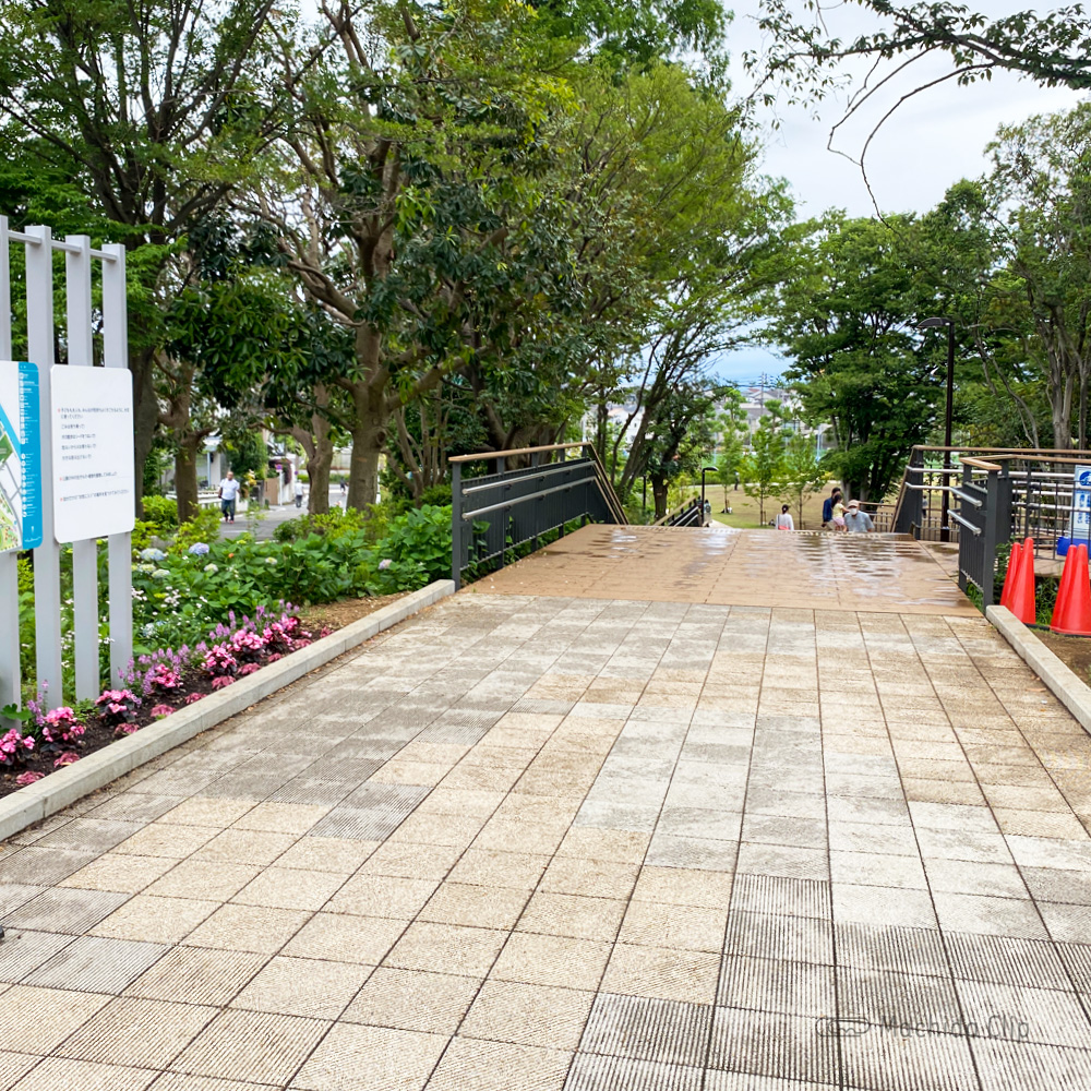 鶴間公園の入口の写真