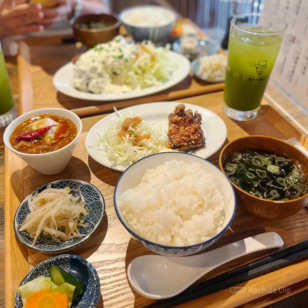 カツオスタンド(ランチ)の定食の写真