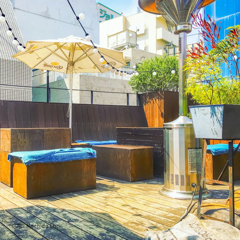44 APARTMENT(ダブルフォーアパートメント)町田店のテラス席の写真
