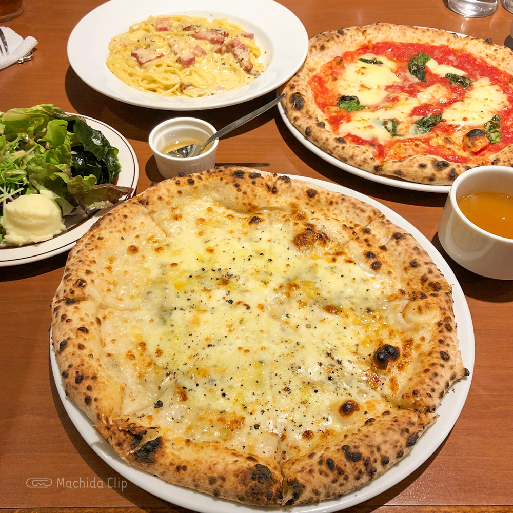 カプリチョーザ 町田モディ店のピザの写真