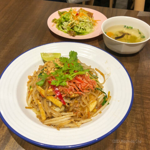 ソムタムローンプレーンの料理の写真