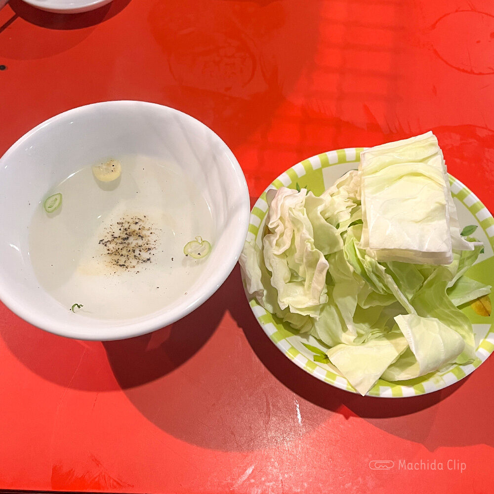 Thumbnail of http://いくどん%20町田中央店のキャベツとスープの写真