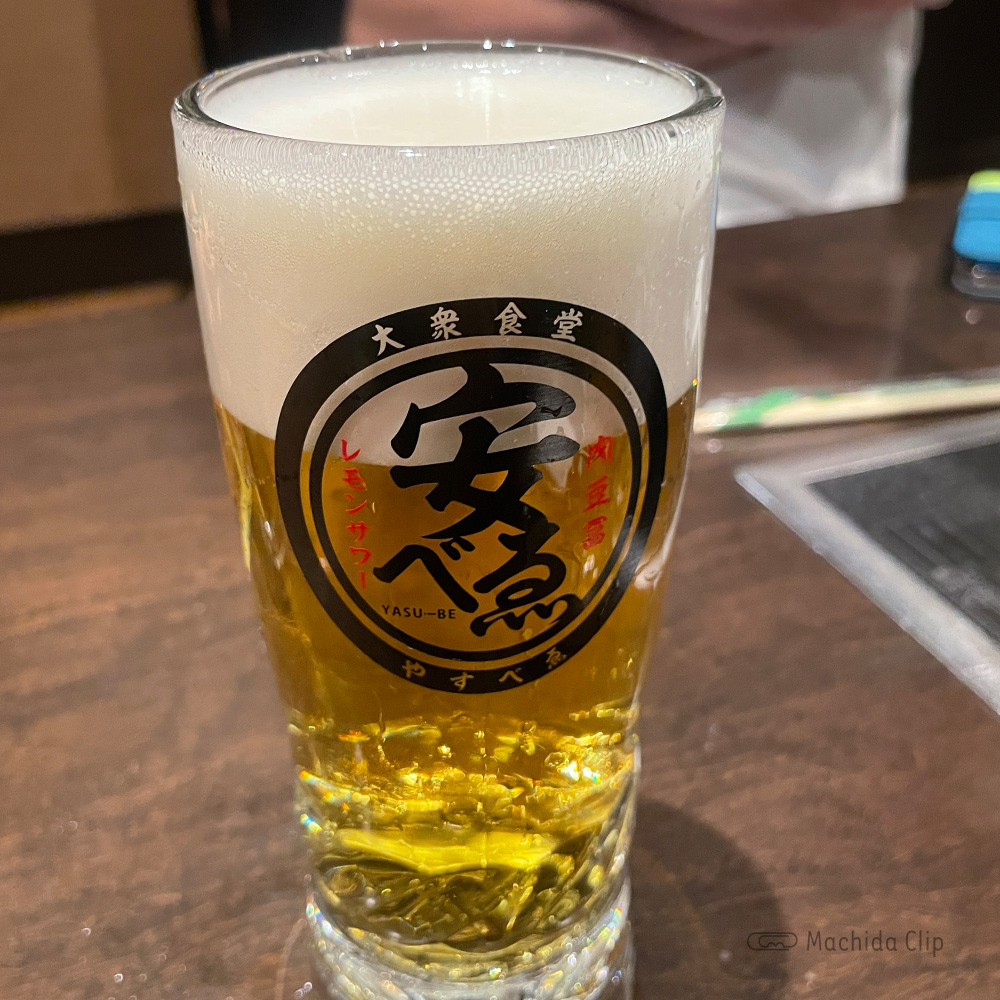 大衆食堂安ベゑ 小田急町田南口店のビールの写真