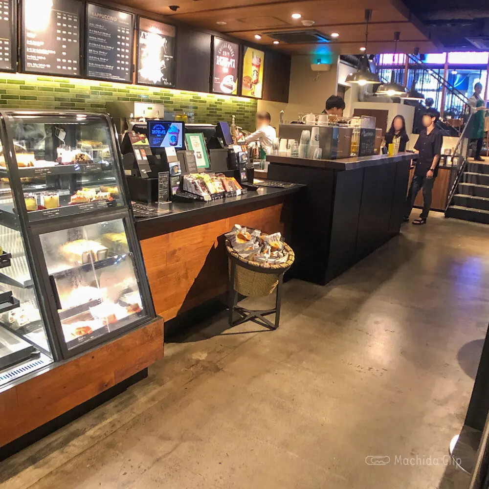 Thumbnail of http://スターバックスコーヒー%20ぽっぽ町田店の店内の写真