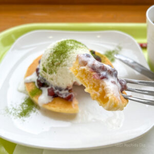公民館喫茶（カフェ）のパンケーキの写真