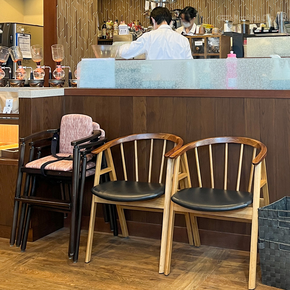 倉式珈琲店 シエロ町田店のお子様用椅子の写真