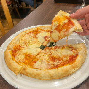 ポポラマーマ_バルのピザの写真