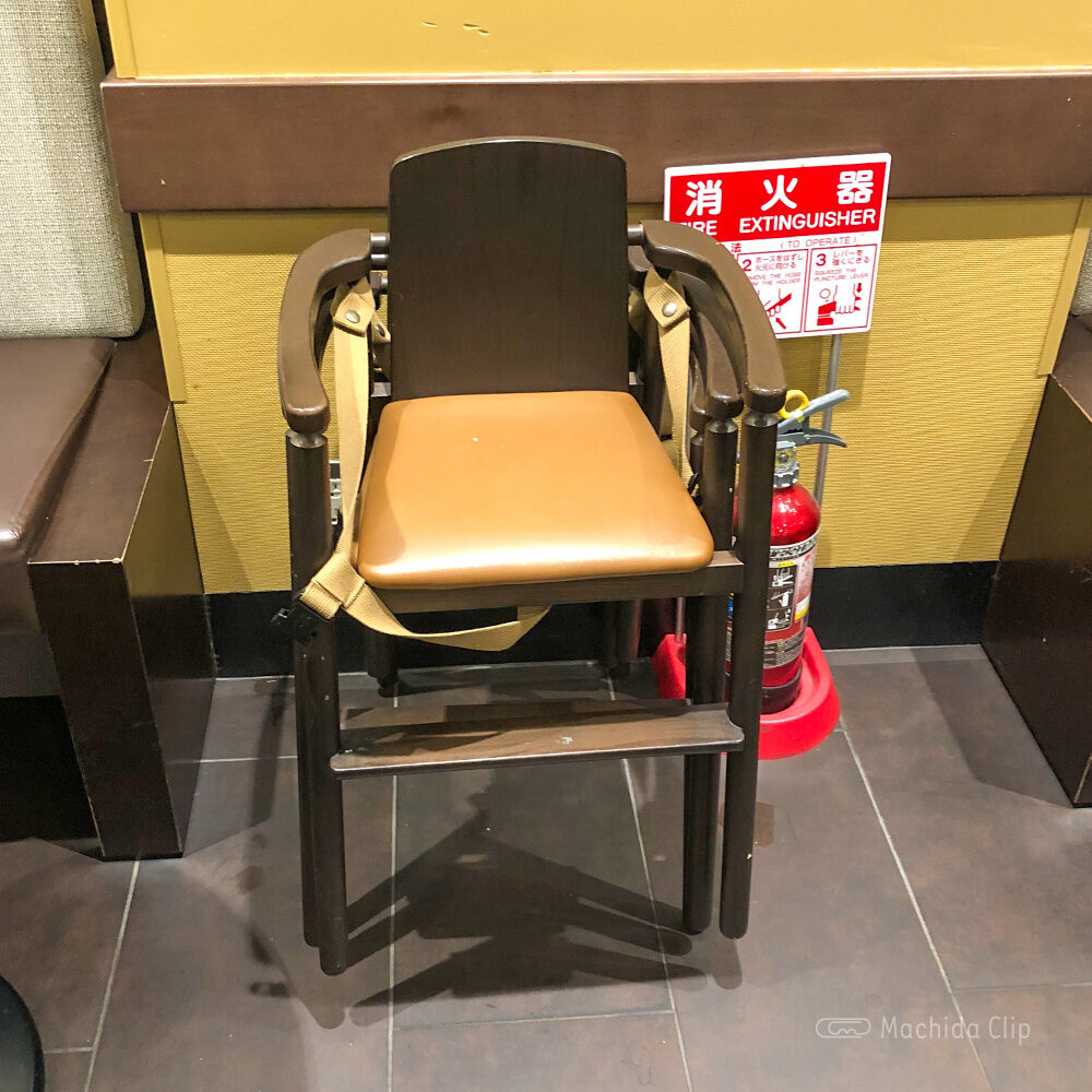 Thumbnail of http://スターバックスコーヒー%20ルミネ町田店のお子様用椅子の写真
