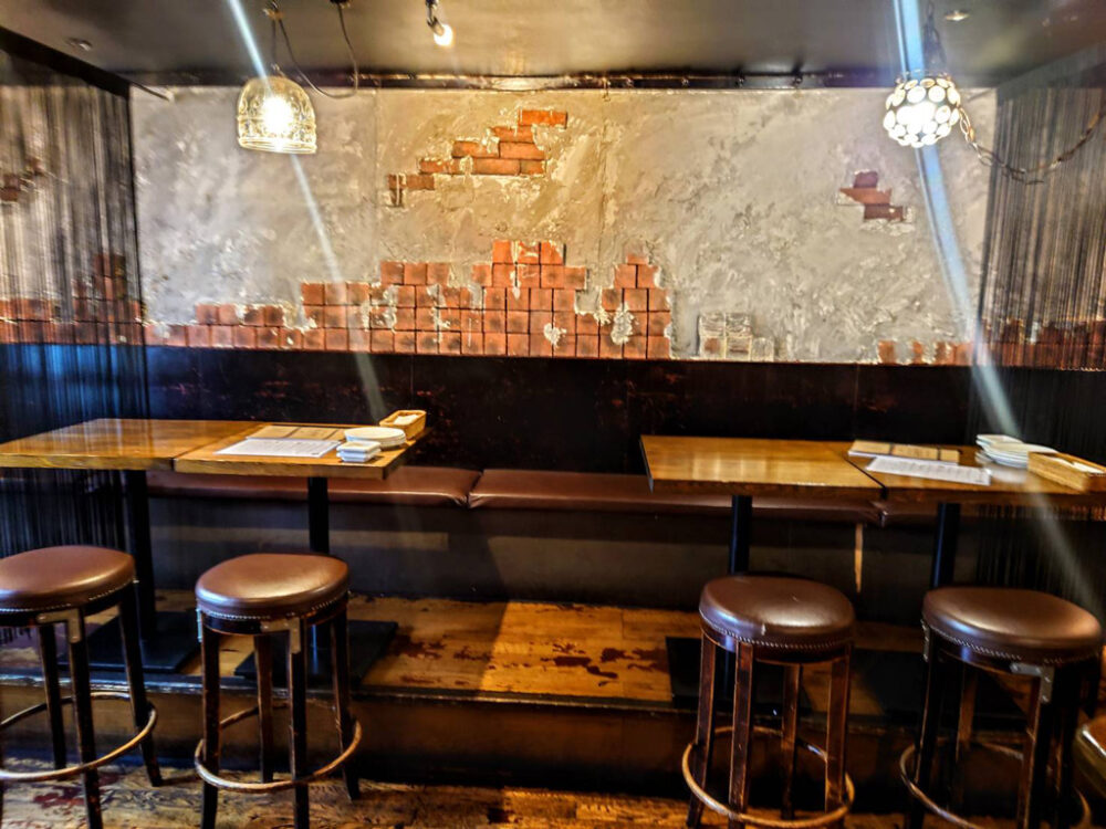 ワインバルZAZA 町田店の店内の写真