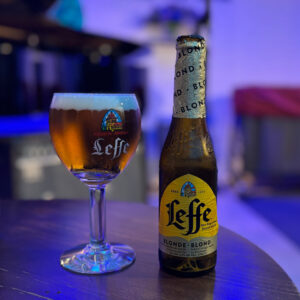 INTO THE BLUE （イントゥー ザ ブルー）のビールの写真