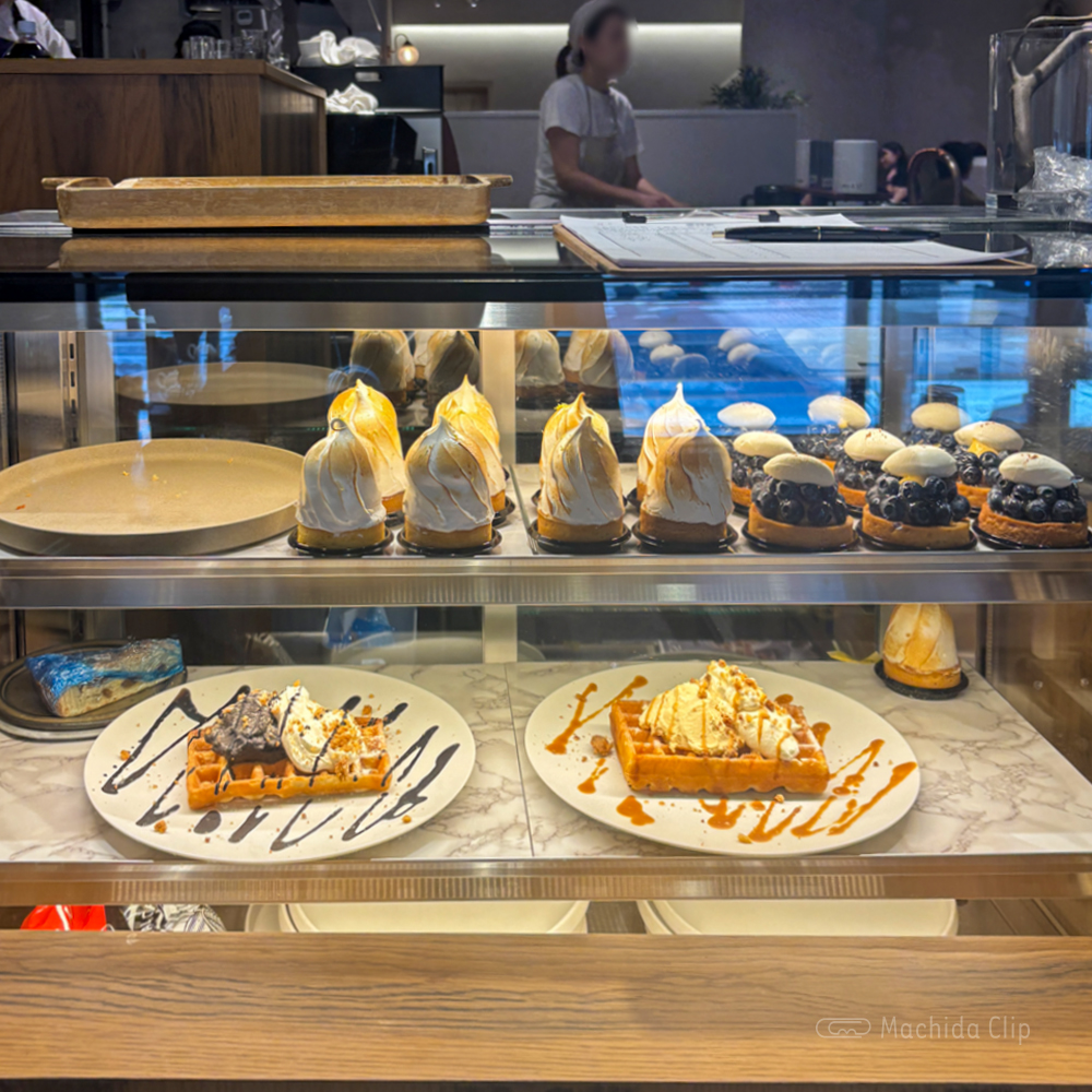 こがさかベイクカフェのショーケースの写真