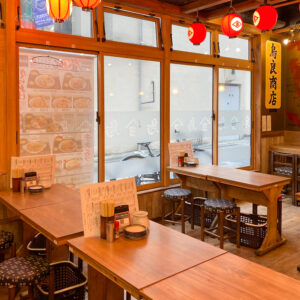 鳥良商店 JR町田駅ターミナル口店の店内の写真